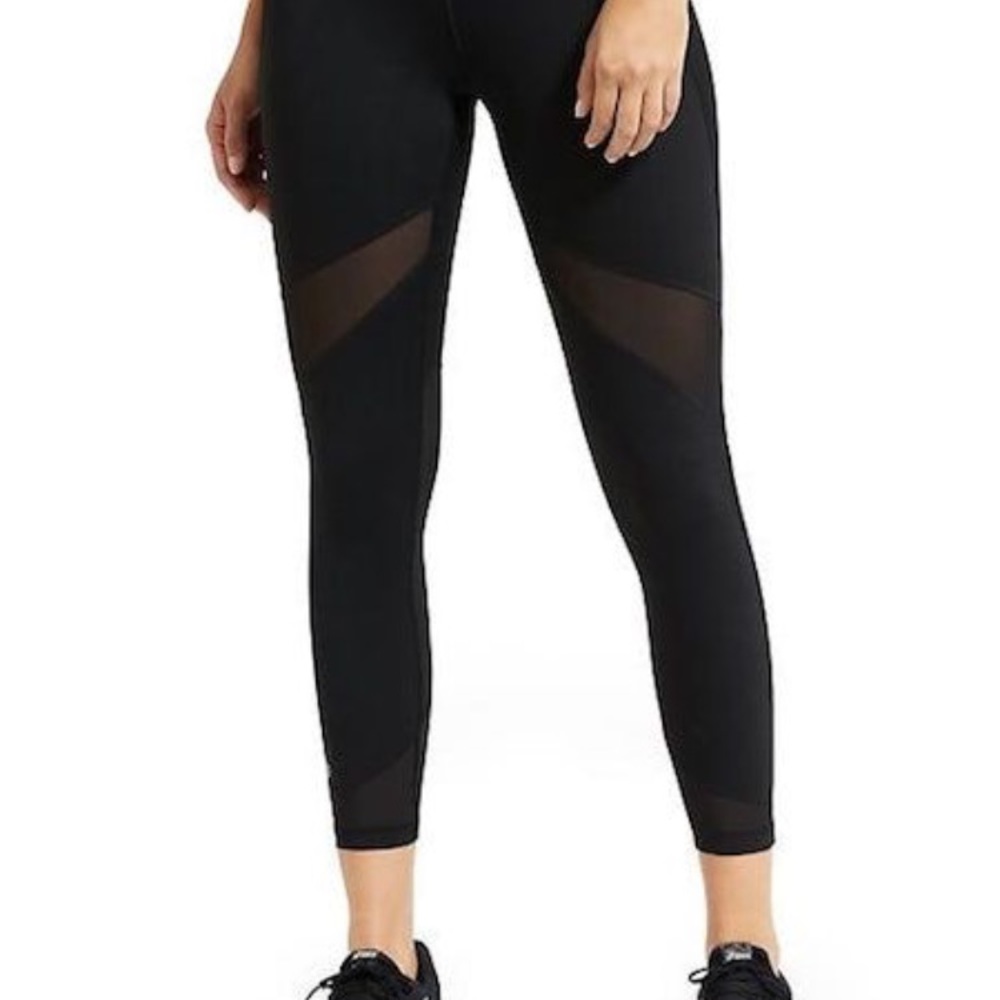Athleta mesh 7/8 tight SIZE MEDIUM